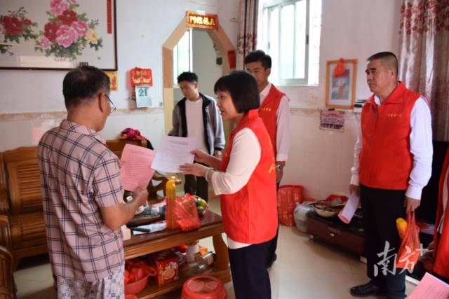 1【南方+】陆丰市人大常委会“入户联心”筑牢病媒防制防线